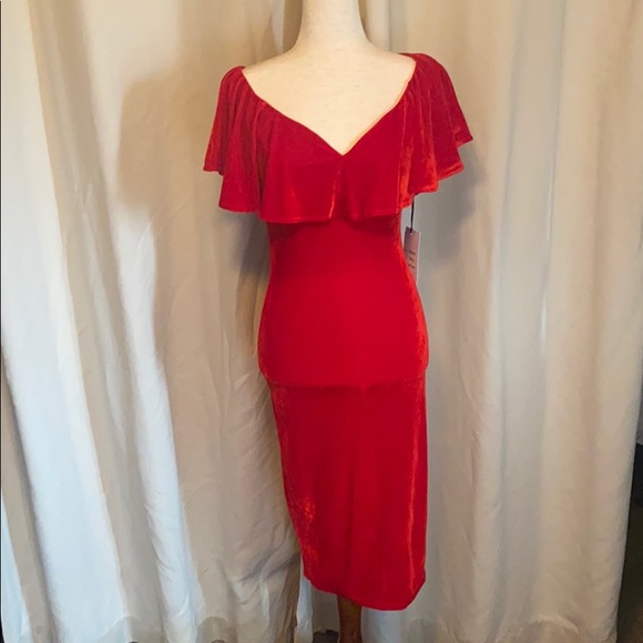 NWT Unique Vintage red velvet dress size M (6-8) - Picture 1 of 3